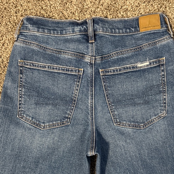 American Eagle Outfitters Super High Rise Baggy Straight Distressed Jeans - Picture 12 of 12